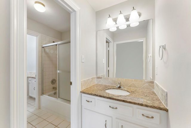 23 Shearwater Place, The Woodlands, TX 77381