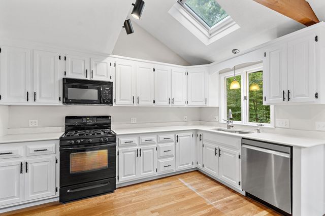 141 Longhill Rd, Franklin, MA 02038