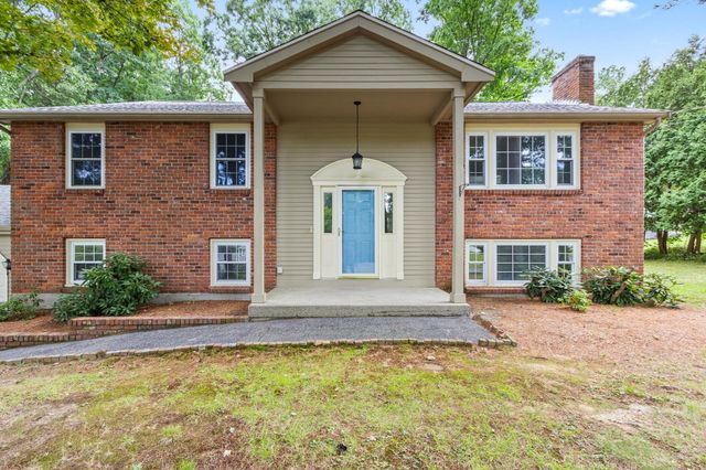 141 Longhill Rd, Franklin, MA 02038