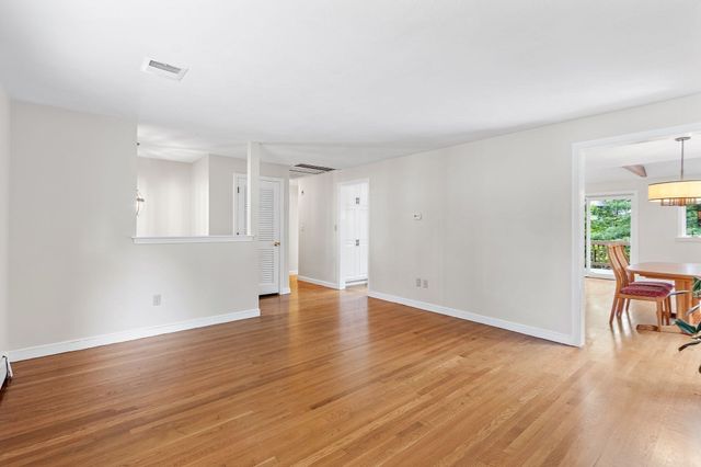 141 Longhill Rd, Franklin, MA 02038