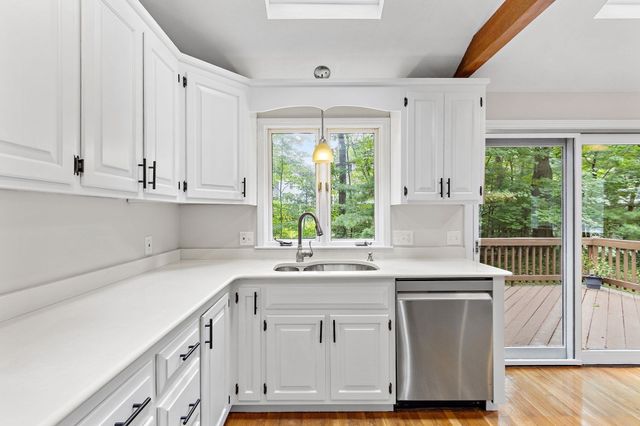 141 Longhill Rd, Franklin, MA 02038