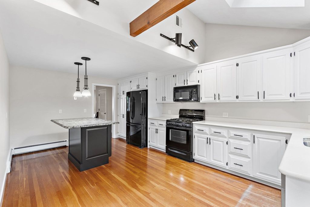 141 Longhill Rd, Franklin, MA 02038
