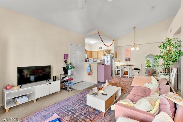 7628 Pacific Hills Avenue 204, Las Vegas, NV 89128