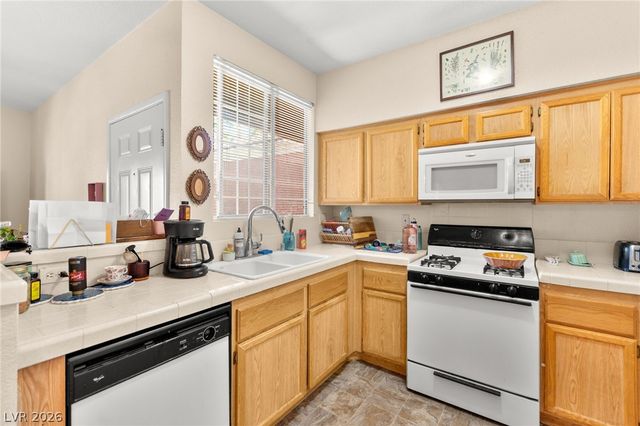 7628 Pacific Hills Avenue 204, Las Vegas, NV 89128