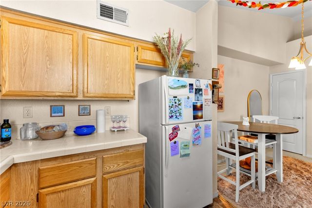 7628 Pacific Hills Avenue 204, Las Vegas, NV 89128