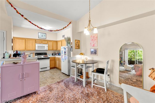 7628 Pacific Hills Avenue 204, Las Vegas, NV 89128
