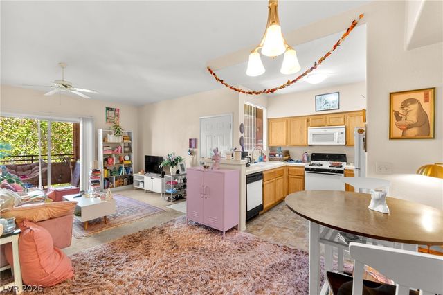 7628 Pacific Hills Avenue 204, Las Vegas, NV 89128