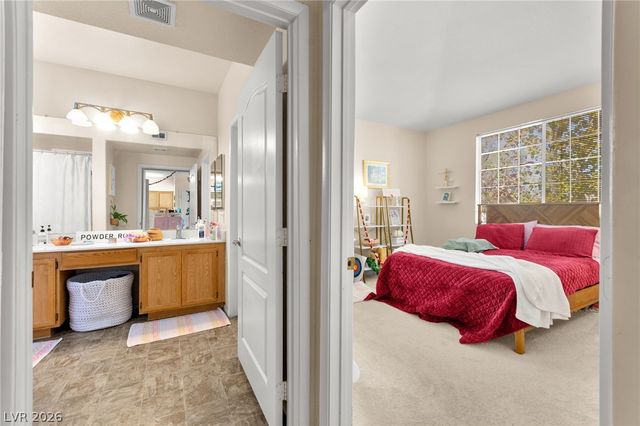 7628 Pacific Hills Avenue 204, Las Vegas, NV 89128