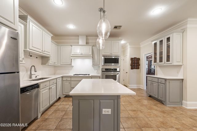 101 Vinemont Drive, Lafayette, LA 70501