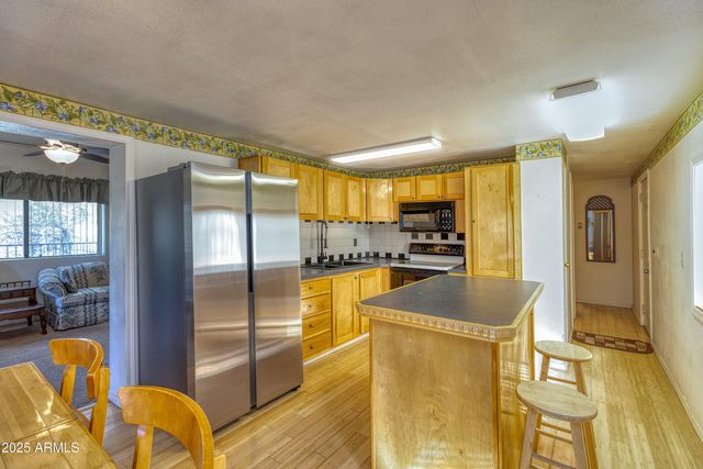 1987 STAGG Run, Overgaard, AZ 85933