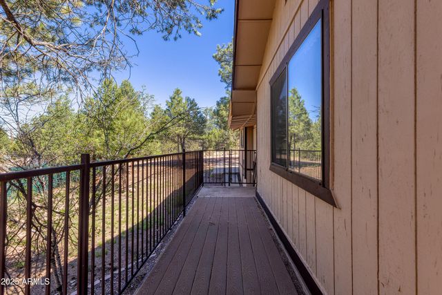 1987 STAGG Run, Overgaard, AZ 85933