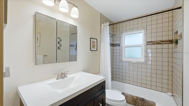 2205 71ST STREET W, Bradenton, FL 34209