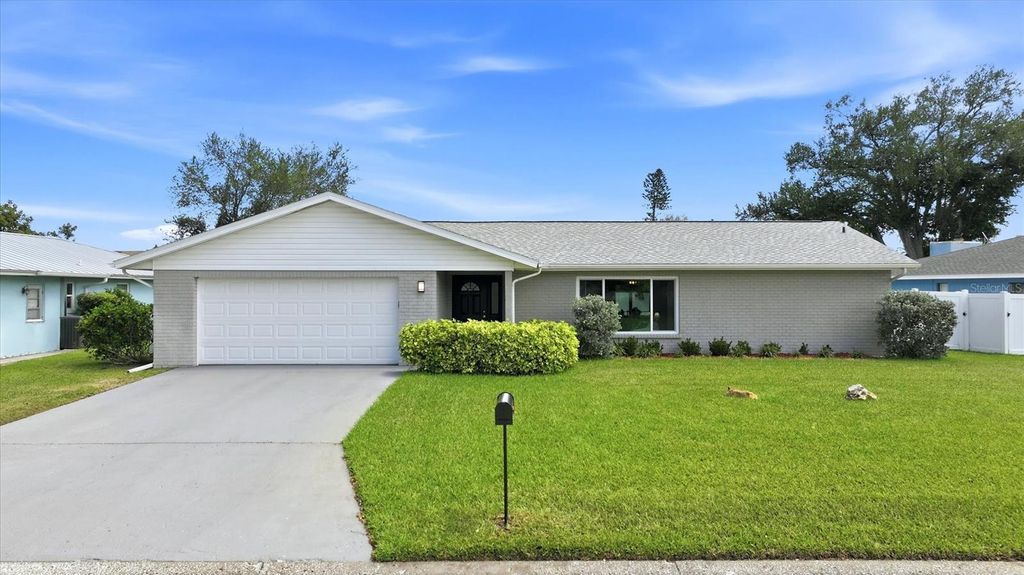 2205 71ST STREET W, Bradenton, FL 34209