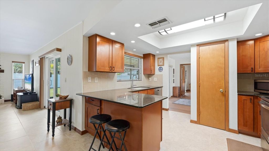 Image 11 of property listing at 2205 71ST STREET W, Bradenton, FL 34209