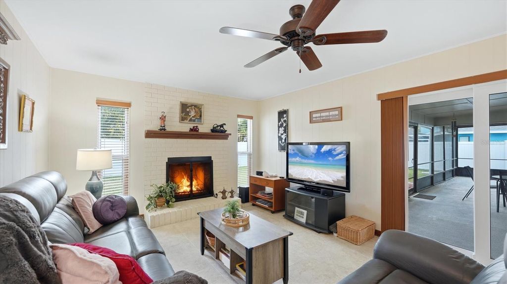 Image 14 of property listing at 2205 71ST STREET W, Bradenton, FL 34209