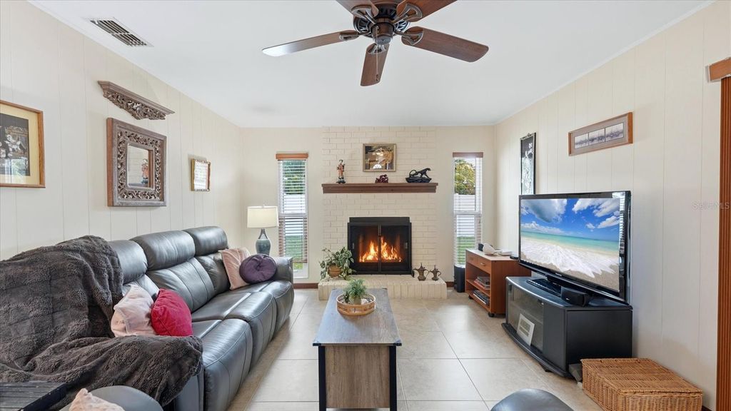 Image 15 of property listing at 2205 71ST STREET W, Bradenton, FL 34209
