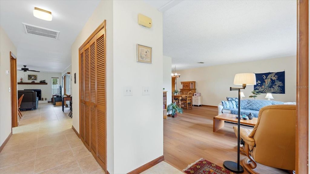 Image 4 of property listing at 2205 71ST STREET W, Bradenton, FL 34209