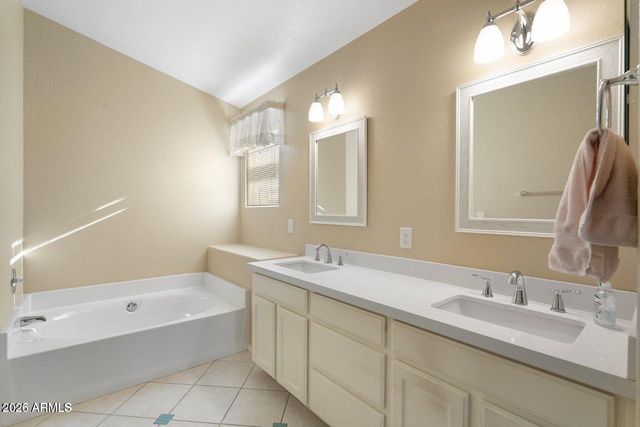 10622 W MOHAWK Lane, Peoria, AZ 85382