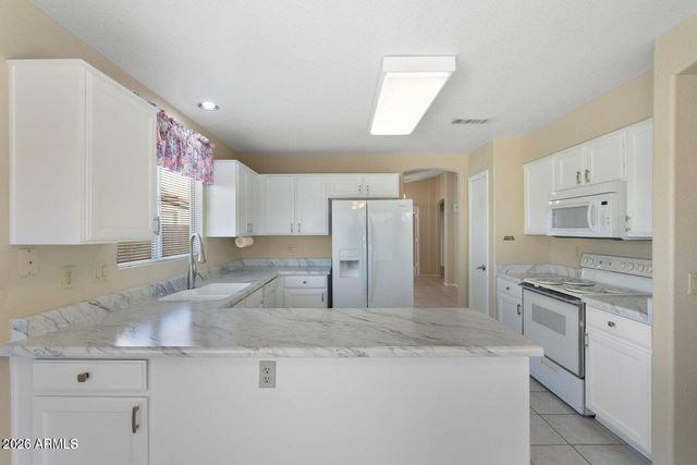 10622 W MOHAWK Lane, Peoria, AZ 85382