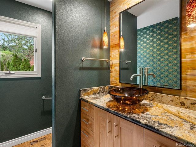 5566 S Lewiston St, Centennial, CO 80015