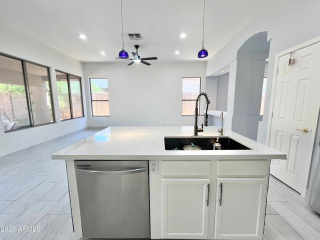 6030 W KIMBERLY Way, Glendale, AZ 85308
