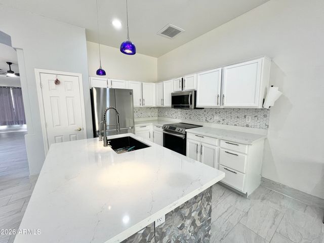 6030 W KIMBERLY Way, Glendale, AZ 85308