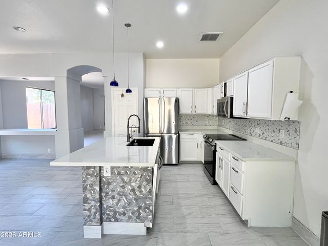 6030 W KIMBERLY Way, Glendale, AZ 85308