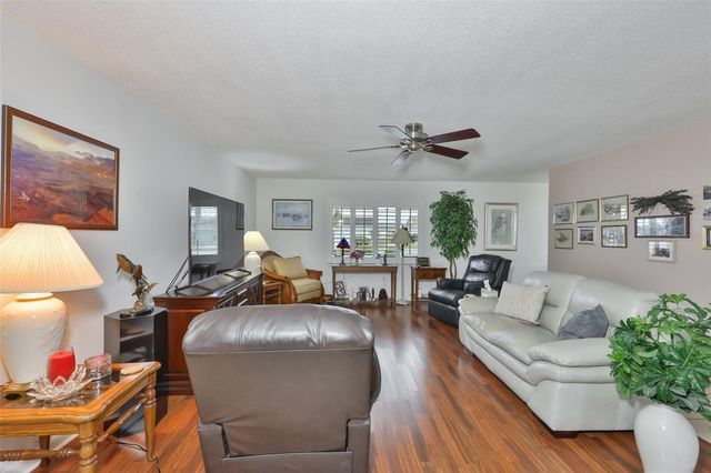 684 ALLEGHENY DRIVE, Sun City Center, FL 33573