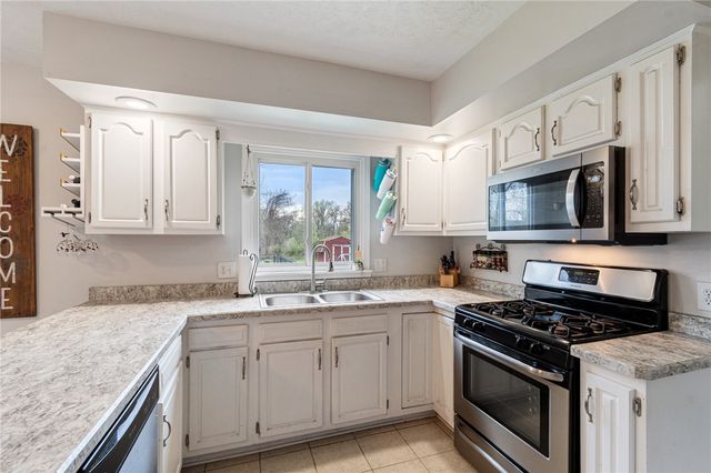 7747 Roder Parkway, Ontario, NY 14519