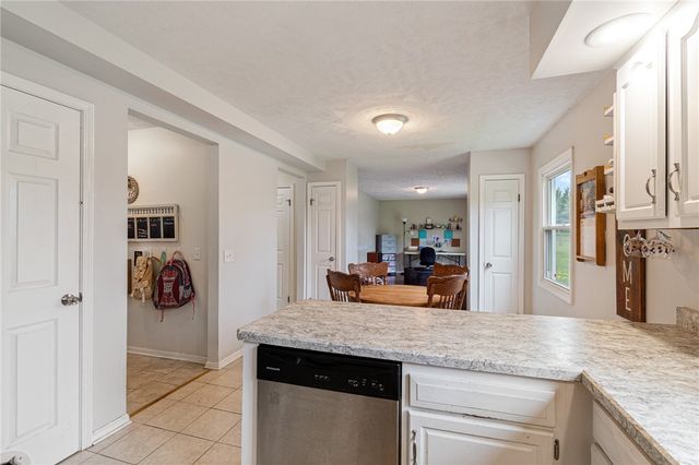 7747 Roder Parkway, Ontario, NY 14519