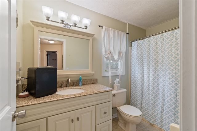7747 Roder Parkway, Ontario, NY 14519