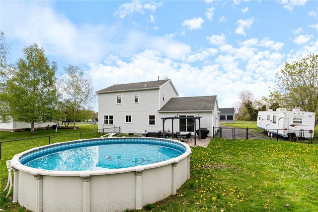 7747 Roder Parkway, Ontario, NY 14519