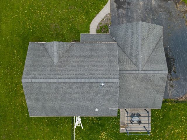 7747 Roder Parkway, Ontario, NY 14519