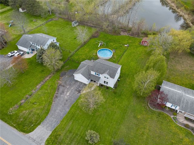 7747 Roder Parkway, Ontario, NY 14519