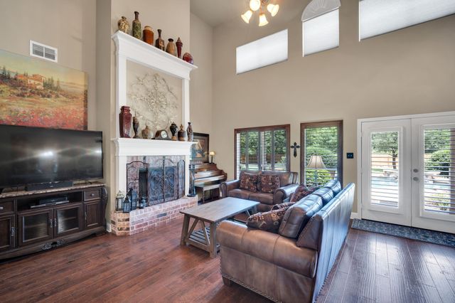 4240 Monroe Drive, Midlothian, TX 76065