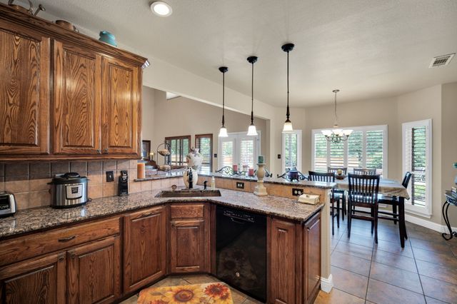 4240 Monroe Drive, Midlothian, TX 76065