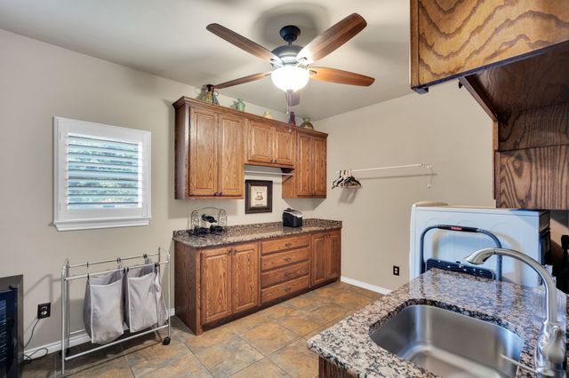 4240 Monroe Drive, Midlothian, TX 76065