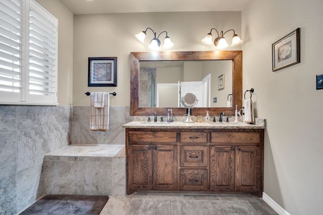4240 Monroe Drive, Midlothian, TX 76065