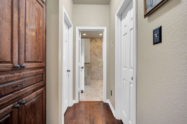 4240 Monroe Drive, Midlothian, TX 76065