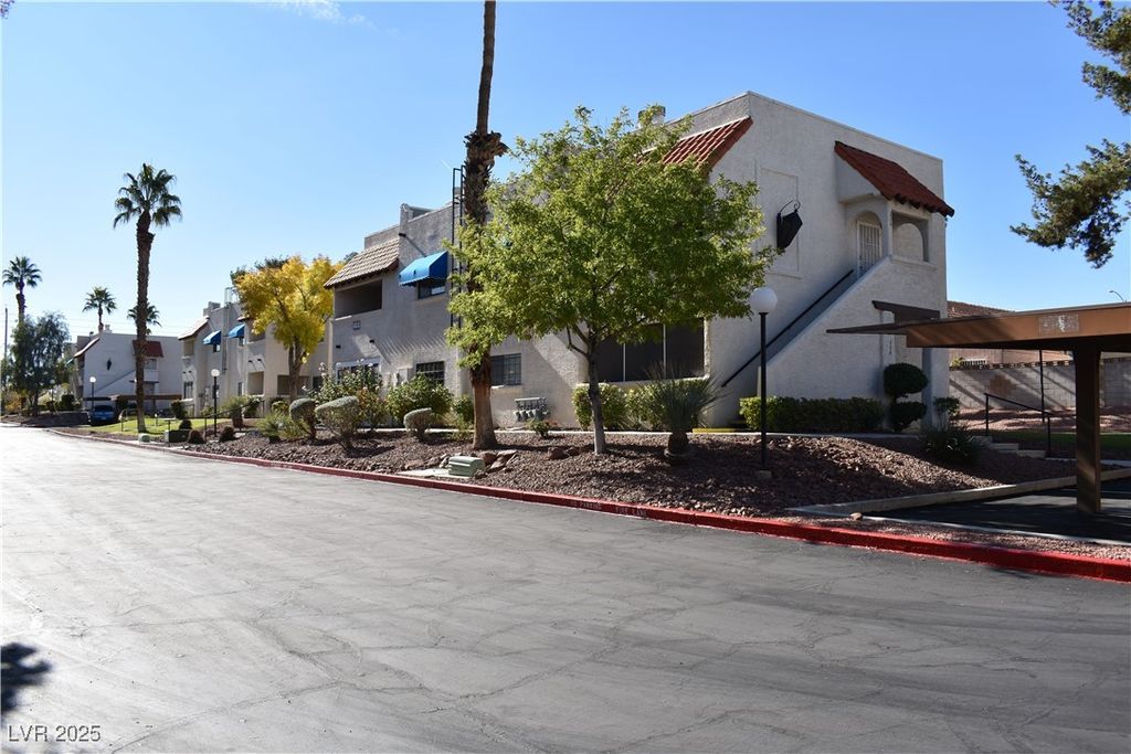 101 Luna Way 134, Las Vegas, NV 89145