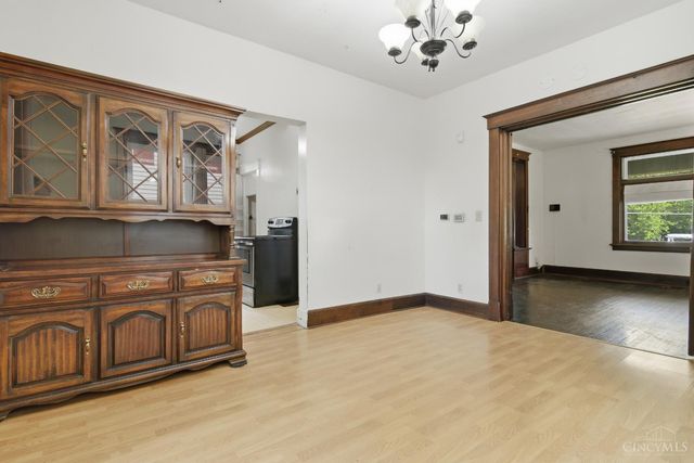 3070 Wardall Avenue, Cincinnati, OH 45211