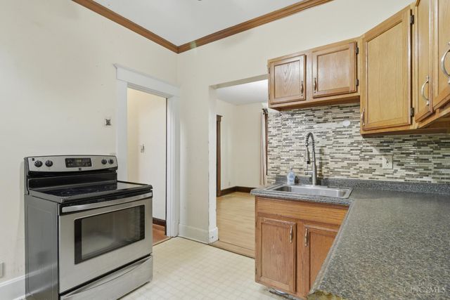 3070 Wardall Avenue, Cincinnati, OH 45211
