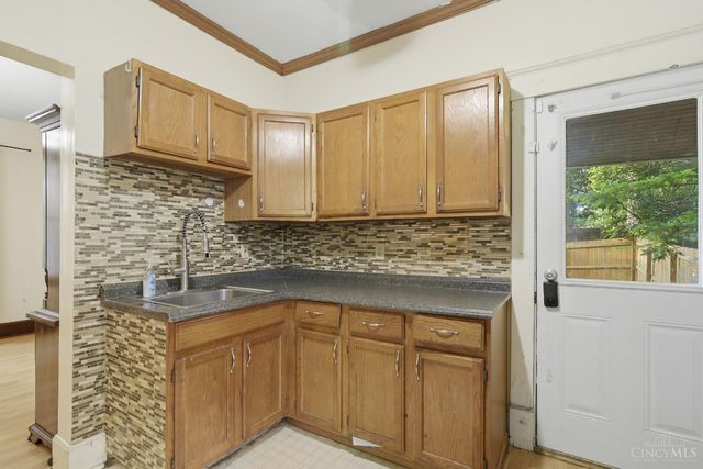 3070 Wardall Avenue, Cincinnati, OH 45211
