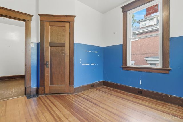 3070 Wardall Avenue, Cincinnati, OH 45211