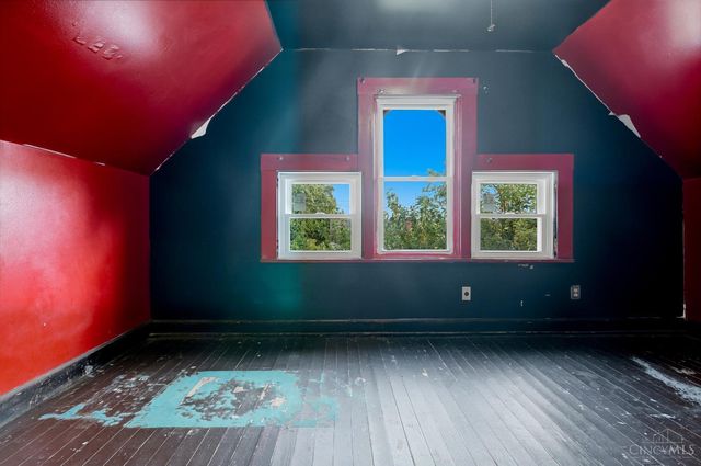 3070 Wardall Avenue, Cincinnati, OH 45211