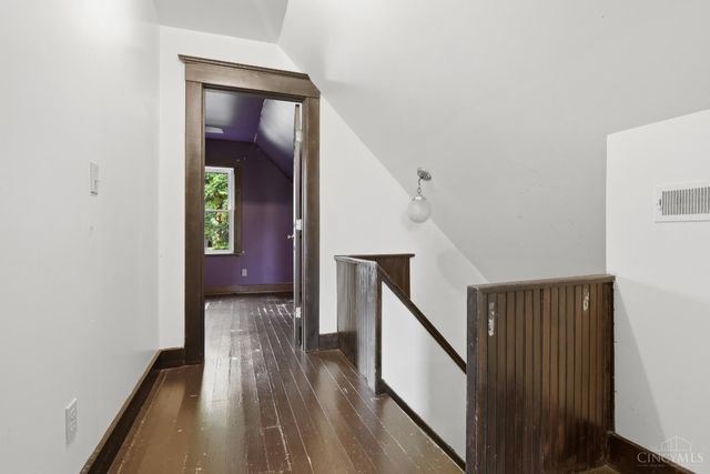 3070 Wardall Avenue, Cincinnati, OH 45211