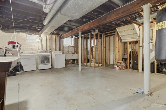 3070 Wardall Avenue, Cincinnati, OH 45211