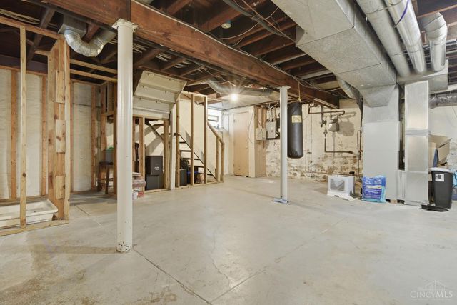 3070 Wardall Avenue, Cincinnati, OH 45211