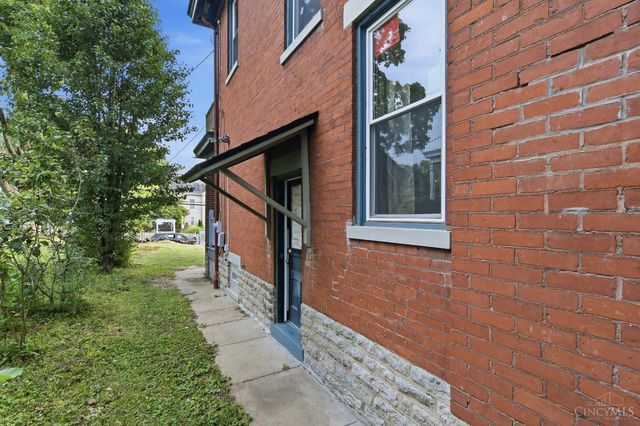 3070 Wardall Avenue, Cincinnati, OH 45211