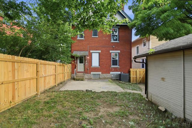 3070 Wardall Avenue, Cincinnati, OH 45211